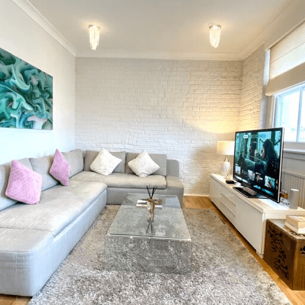 LUXURY APARTMENT